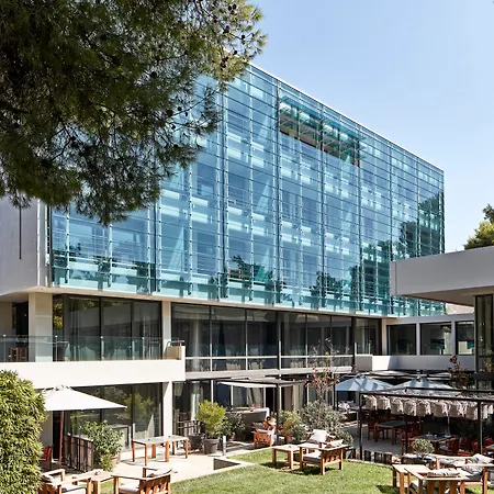 Life Gallery Hotel